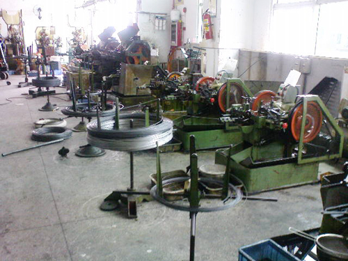 東莞五金螺絲廠 生產(chǎn)現(xiàn)場(chǎng)